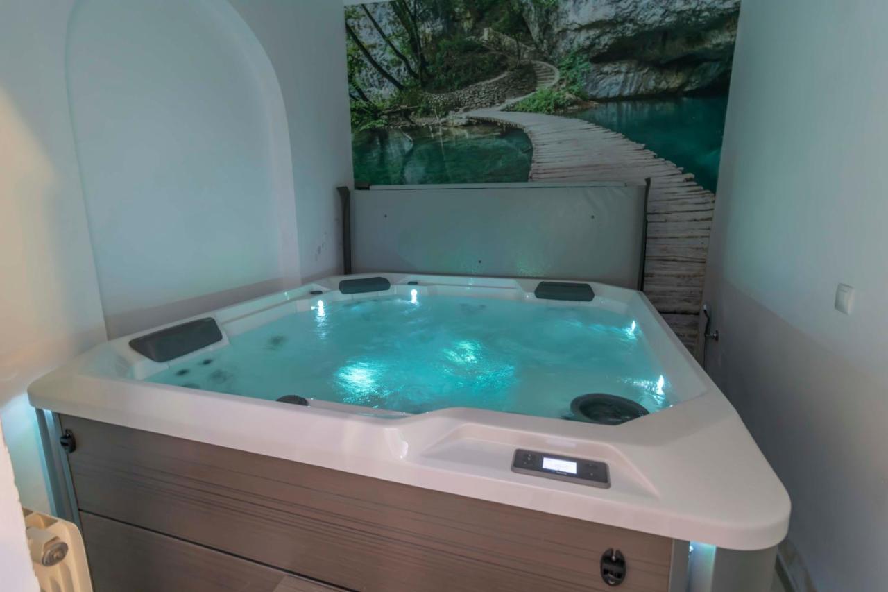 House -Rooftop&Jacuzzi -Stayinseville Sevilha Exterior foto
