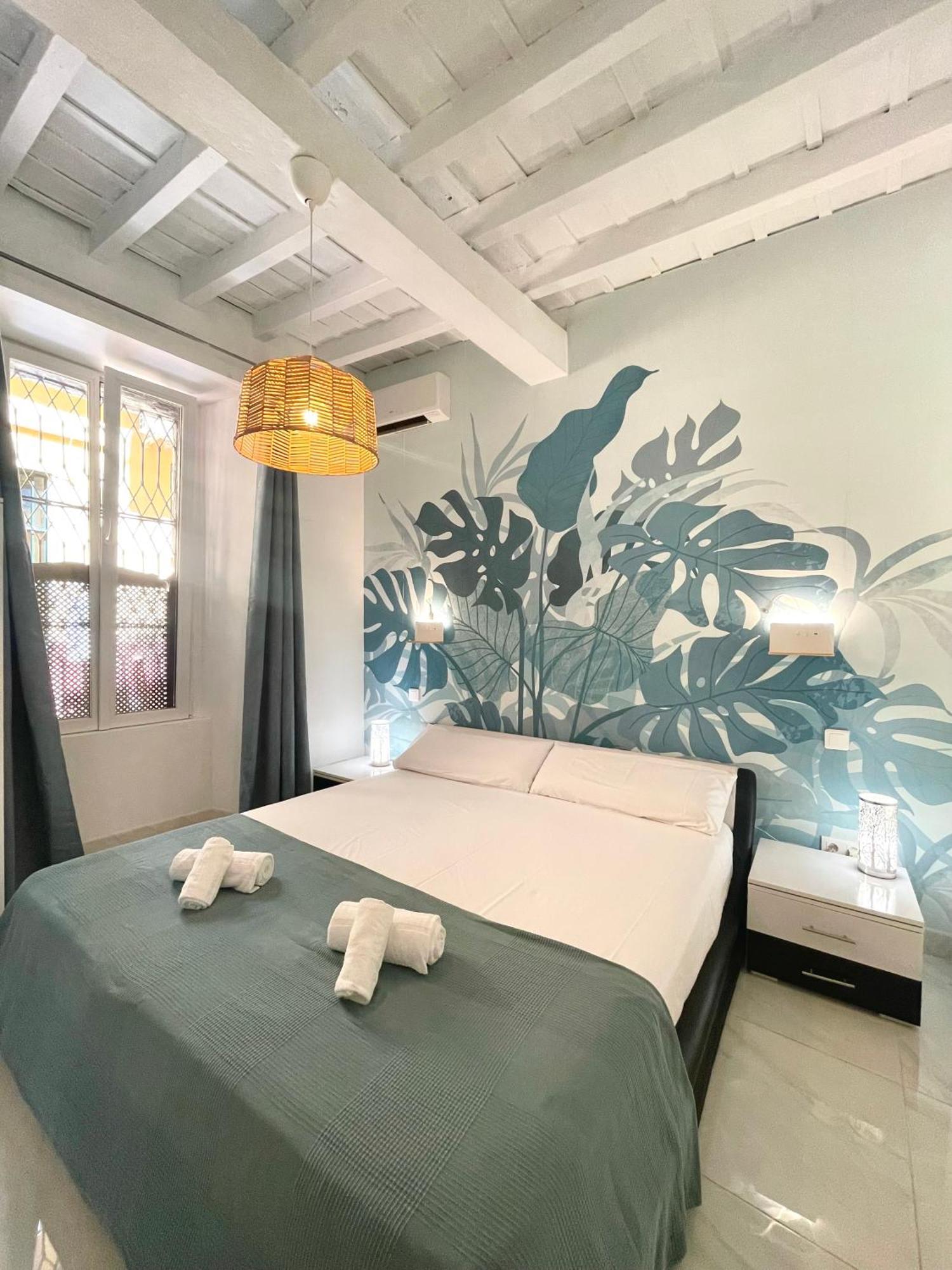 House -Rooftop&Jacuzzi -Stayinseville Sevilha Exterior foto