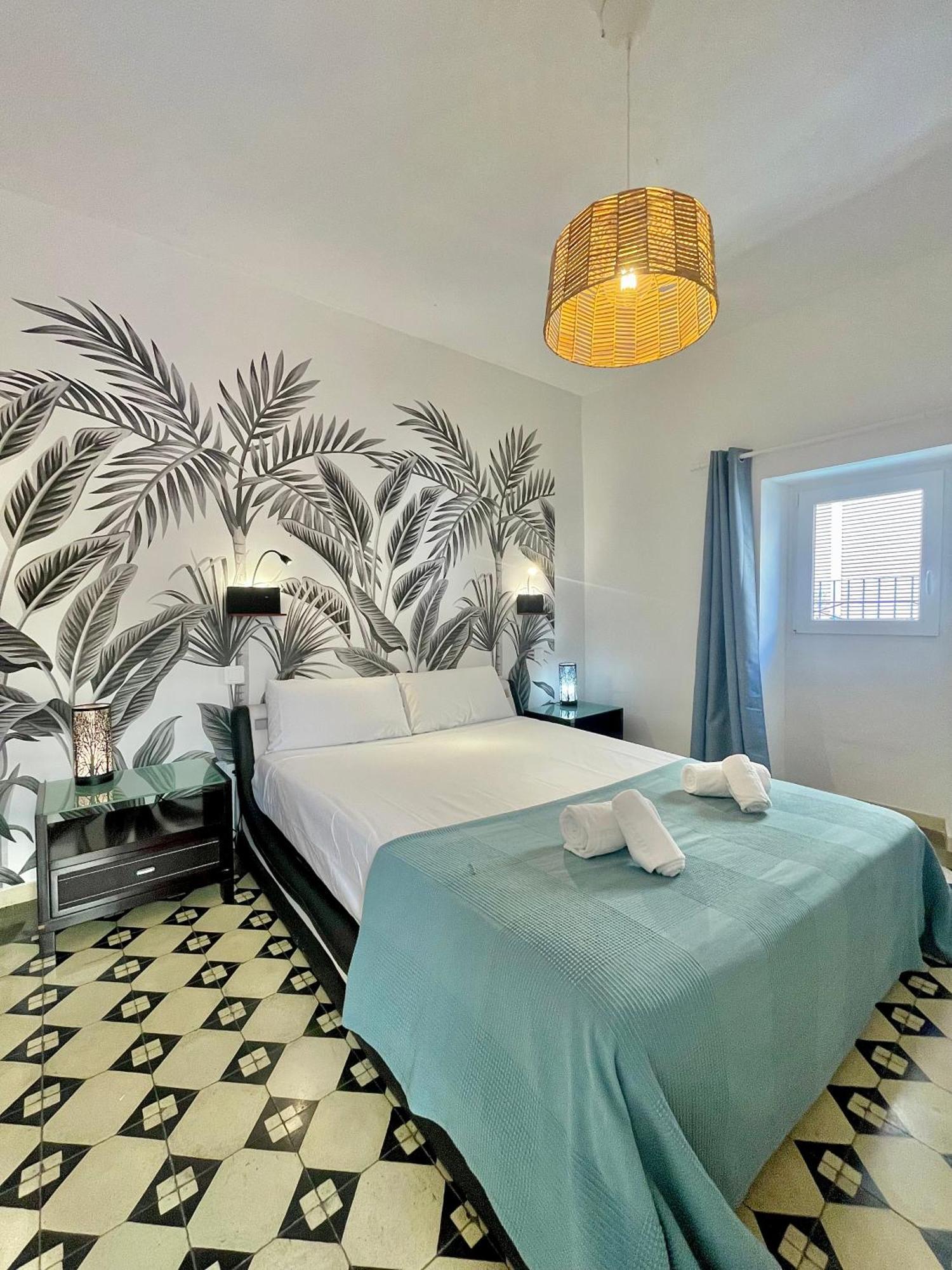House -Rooftop&Jacuzzi -Stayinseville Sevilha Exterior foto